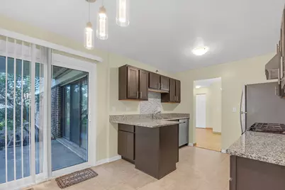 309 Maplewood Court #D1, Schaumburg, IL 60193 - Photo 5