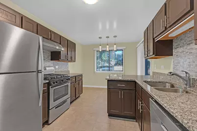 309 Maplewood Court #D1, Schaumburg, IL 60193 - Photo 3