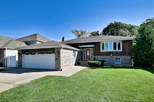 741 N Michigan St, Elmhurst, IL 60126 - Photo 1