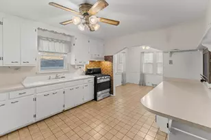 629 De Angelis Ct, Chicago Heights, IL 60411 - Photo 1