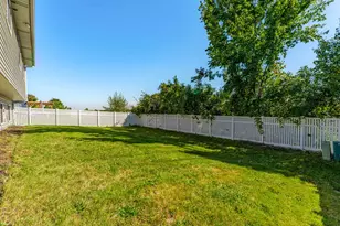 2057 W Helen Dr, Romeoville, IL 60446 - Photo 39