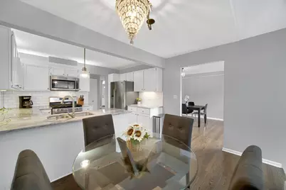 9054 Forestview Road, Evanston, IL 60203 - Photo 13