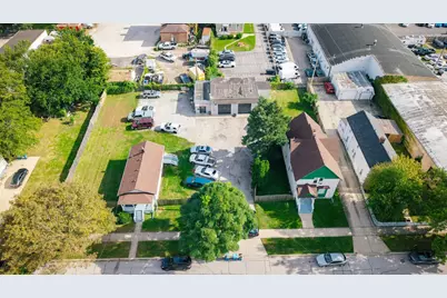 162-172 Woodlawn Avenue, Aurora, IL 60506 - Photo 1