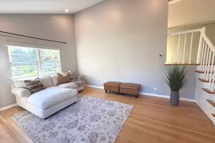1445 N Webster St, Naperville, IL 60563 - Photo 5