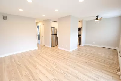 840 W College Boulevard #102, Addison, IL 60101 - Photo 7