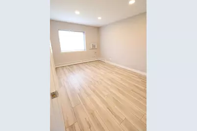 840 W College Boulevard #102, Addison, IL 60101 - Photo 13