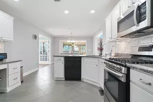3425 Mouton Ct, Bourbonnais, IL 60914 - Photo 9