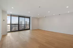 10 E Ontario St, Chicago, IL 60611 - Photo 3