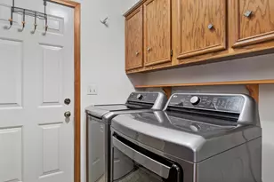 42W433 Jens Jensen Ln, Saint Charles, IL 60175 - Photo 17