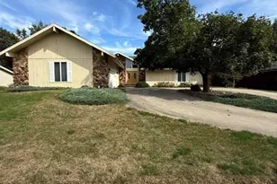 312 S Hershey Rd, Bloomington, IL 61704 - Photo 3