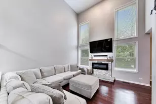 924 Ainsley Dr, West Chicago, IL 60185 - Photo 3