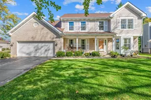 885 Stockbridge Pl, Elgin, IL 60120 - Photo 1