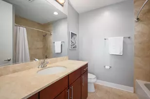 770 W Gladys Ave, Chicago, IL 60661 - Photo 13