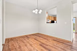 570 W Kristina Ln, Round Lake, IL 60073 - Photo 7