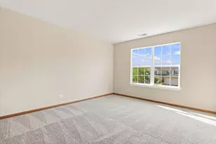 570 W Kristina Ln, Round Lake, IL 60073 - Photo 19
