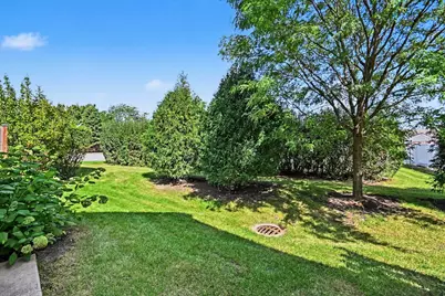 1011 Green Meadow Avenue, Vernon Hills, IL 60061 - Photo 23
