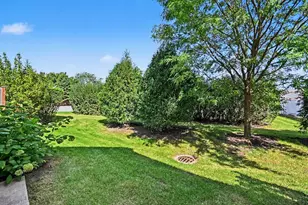 1011 Green Meadow Ave, Vernon Hills, IL 60061 - Photo 23