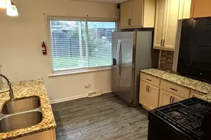 308 S Walnut St, Glenwood, IL 60425 - Photo 5
