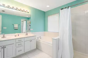 6080 Halloran Ln, Hoffman Estates, IL 60192 - Photo 15