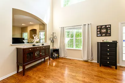 6080 Halloran Lane, Hoffman Estates, IL 60192 - Photo 5