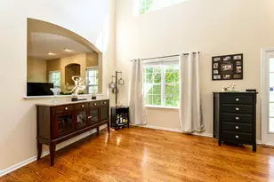 6080 Halloran Ln, Hoffman Estates, IL 60192 - Photo 5