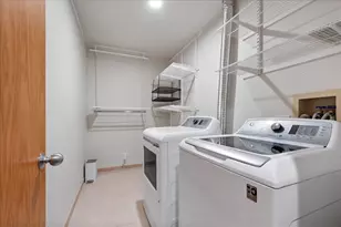 1889 Maple Ave, Evanston, IL 60201 - Photo 25