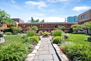 1889 Maple Ave, Evanston, IL 60201 - Photo 3