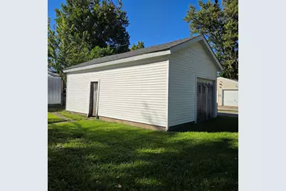 301 3rd Street, Sherrard, IL 61281 - Photo 31