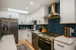2008 W Roscoe St, Chicago, IL 60618 - Photo 13