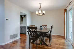288 Oak Bluff Ct, Wauconda, IL 60084 - Photo 11
