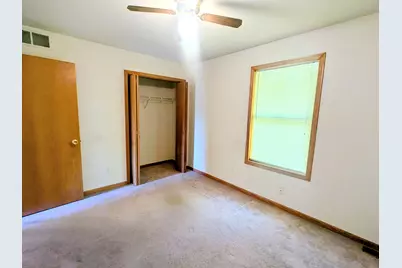1053 School Street, Rockford, IL 61101 - Photo 11