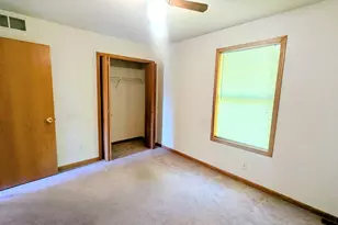 1053 School St, Rockford, IL 61101 - Photo 11