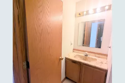 1053 School Street, Rockford, IL 61101 - Photo 13