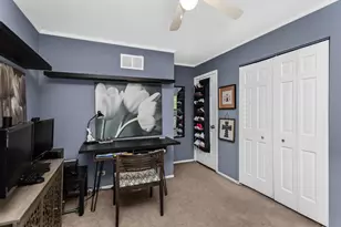 228 N Walnut Ln, Schaumburg, IL 60194 - Photo 17