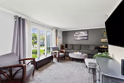 228 N Walnut Lane, Schaumburg, IL 60194 - Photo 9