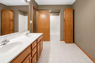 16612 Knottingwood Ave, Oak Forest, IL 60452 - Photo 13