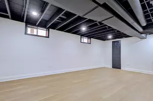 9527 S Parnell Ave, Chicago, IL 60628 - Photo 19