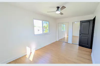 9527 S Parnell Avenue, Chicago, IL 60628 - Photo 17