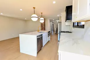 9527 S Parnell Ave, Chicago, IL 60628 - Photo 7