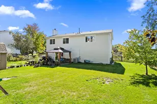 1160 Warwick Cir N, Hoffman Estates, IL 60169 - Photo 21