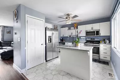 1160 Warwick Circle N, Hoffman Estates, IL 60169 - Photo 7