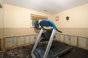 916 Camelot Dr, Crystal Lake, IL 60014 - Photo 9