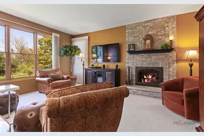 1490 Pheasant Trail Court, Hoffman Estates, IL 60192 - Photo 9