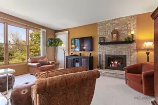 1490 Pheasant Trail Ct, Hoffman Estates, IL 60192 - Photo 9