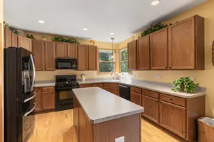 1490 Pheasant Trail Ct, Hoffman Estates, IL 60192 - Photo 11