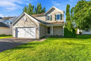 5 Flowerfield Ct, Lake in the Hills, IL 60156 - Photo 1