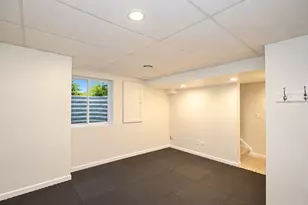 5 Flowerfield Ct, Lake in the Hills, IL 60156 - Photo 25