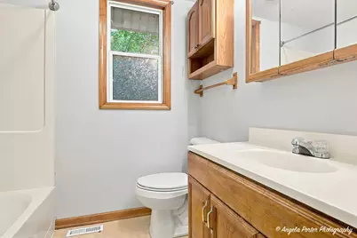 338 E Lakeview Avenue, Round Lake Beach, IL 60073 - Photo 17