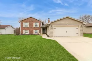 264 Evergreen Ln, Bloomingdale, IL 60108 - Photo 1