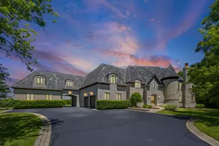 594-A N Plum Tree Rd, Barrington, IL 60010 - Photo 1